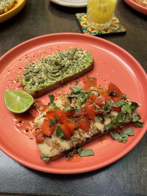   at Dushi Delicious  in Oranjestad