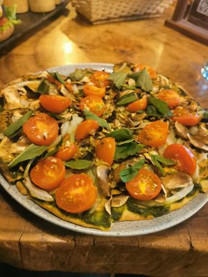 Pizza Hulk at Salvajes in Cusco