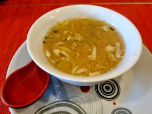 Sopa de miso at Yokozo Sushi Lounge in Covilha