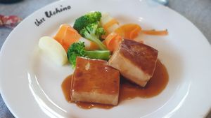 Tofu and steam veg at haha vegan Ryokan in Beechworth