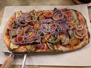 Pinsa individuell: gegrilltes Gemüse & Zwiebeln at Pinsa Imperium in Bad Wildungen