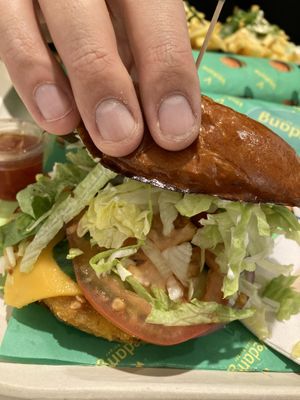 chicken Burger  at Vedang - green burger | Skyline Plaza in Frankfurt