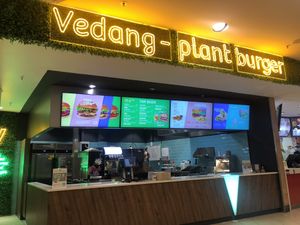 Shop Ansicht  #Veganuary at Vedang - green burger | Skyline Plaza in Frankfurt