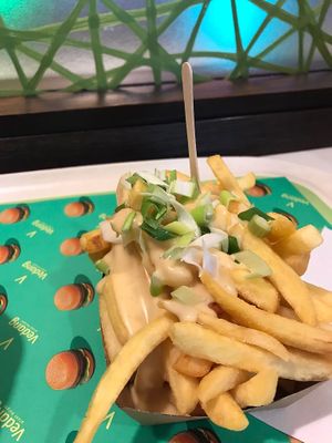 Cheesy fries  at Vedang - green burger | Skyline Plaza in Frankfurt