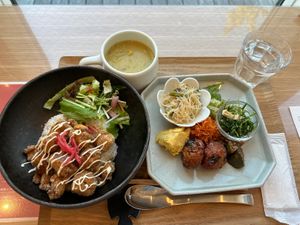 Lunch plate with fried vegan chickenn  at Vegan-Deli Optimist! in Sakura