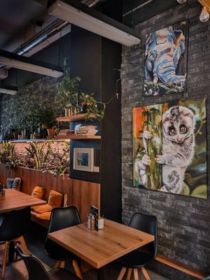  at Mamafood in Prague