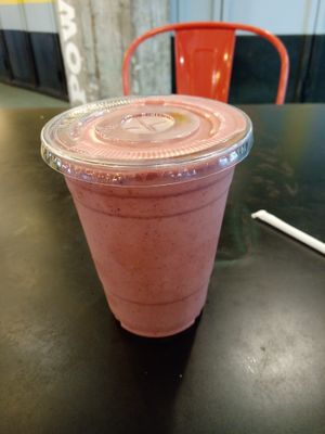 Lychee dragonfruit smoothie at Avocaderia - Industry CIty in Brooklyn