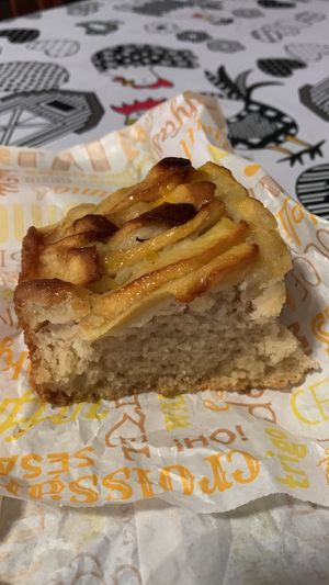 Bizcocho de manzana  at Veggie Sue's in Salamanca