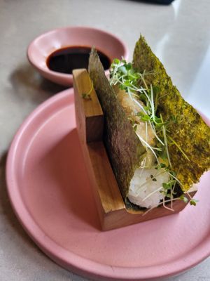Hand Roll Girgola Pank at Mudra Express in Buenos Aires