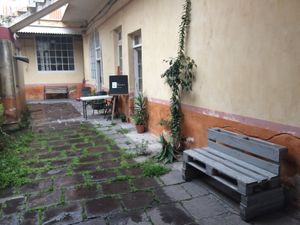 Cuando se entra al patio donde queda  at La Mandioka in Toluca