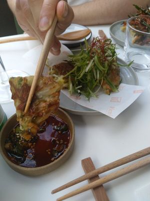Veg Pazon: Korean savoury pancake with spring onion and vegetables at Picniq in Antwerpen
