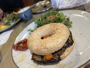 Vegan bagel 🥯 🌱   at Leopold in Brussels