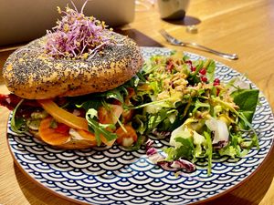 Vegan bagel with hummus at Leopold in Brussels