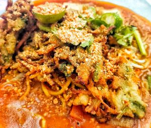 Texture of mee rebus and veggies fritter at Green Age 菩提素 - Jurong Point 1 in West Singapore