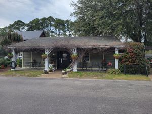 Outside at delisheeeYo in Hilton Head Island