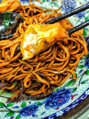 Texture of fried wan ton at Taste Vegan - 鄉味素食 in Central Singapore