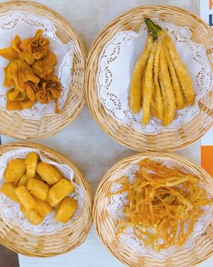 Fried items at Taste Vegan - 鄉味素食 in Central Singapore