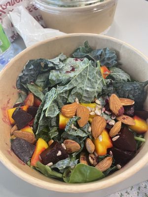 BB Spinach Mango Sweetness (before adding olive oil and balsamico)  at Base V Juicery in Milan