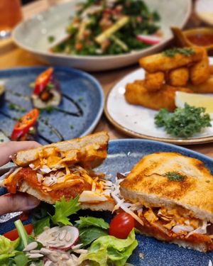 6 at Am I Addicted in Central Singapore