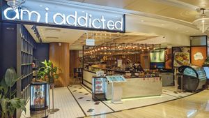 Cafe front at Am I Addicted in Central Singapore