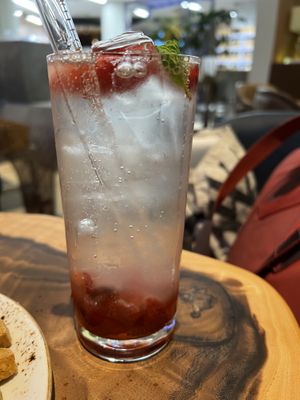 Strawberry lemonade   at Am I Addicted in Central Singapore