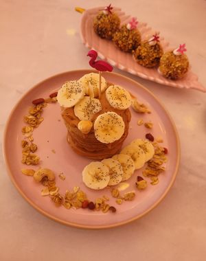 Vegetarian/dairy-free peanut butter healthy pancakes at M Bakery in Aveiro