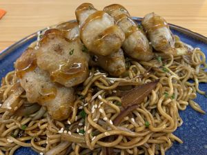 Yakisoba with VG chicken   at TOFU Girona in Girona