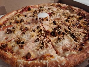 Vegan atlas pizza at Razzi's Pizzeria - Greenwood Ave in Seattle