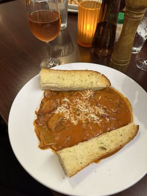 Spinach ravioli (my new favorite) 😍   at Razzi's Pizzeria - Greenwood Ave in Seattle