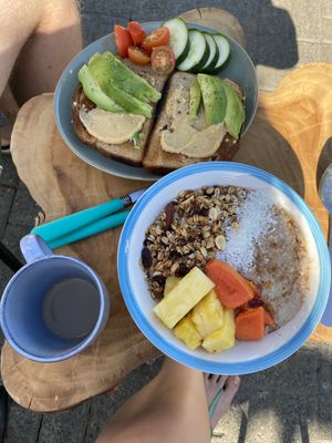 Avo toast and porridge  at Casa Geraldo in Quepos
