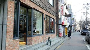 exterior of location - street view at Vegan Mama in Seoul