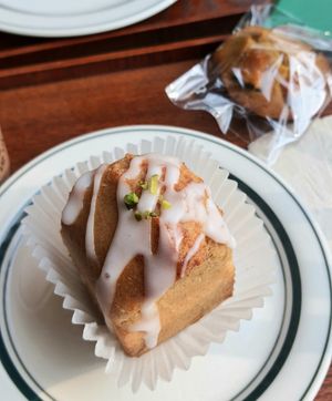 lemon cube cake at Vegan Mama in Seoul