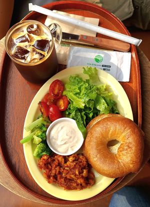 Brunch menu set C: Mexican chili open sandwich & Americano at Vegan Mama in Seoul