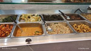 Variety of greens, Curry Vegetables and other dishes at Uniquely Vegetarian 优素 in Central Singapore
