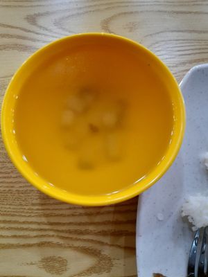 Free soup at Uniquely Vegetarian 优素 in Central Singapore