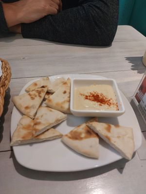 Hummus at Serendipia Encuentro in Salento