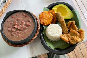 Cazuela de frijol  at Serendipia Encuentro in Salento