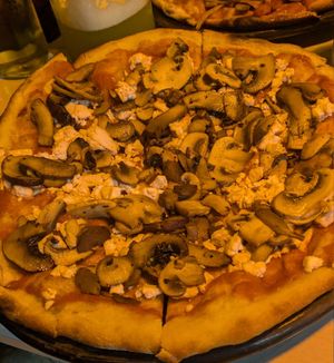 🍕 Pizza Funghi with Tofu (39.000 COP)
(wo Cheese) at Serendipia Encuentro in Salento