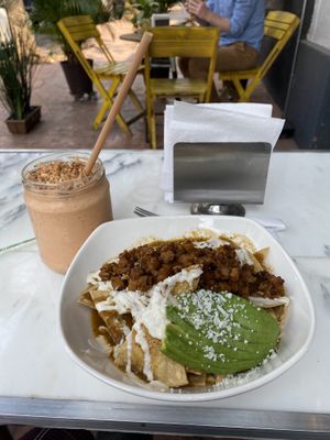 Los mejores chilaquiles que he probado   at Aroma Roma in Mexico City