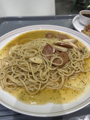 Spaghetti Carbonara (2/5)  at Talalaks  in Bangkok