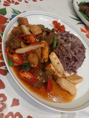 Fried Tofu and vegetables at Talalaks  in Bangkok