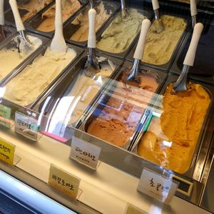 vegan options grouped with yellow tags at Dang Do Gelato Shop in Seoul