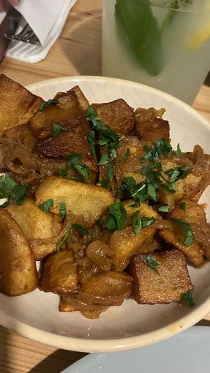 Potatoes with union  at Mezze in Lisbon