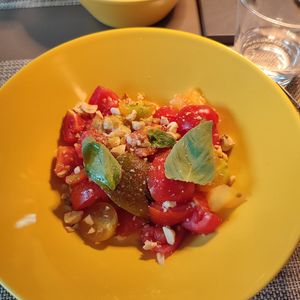 Coloured tomatoes with chopped hazelnut at Azalea Park Hotel in Cavalese