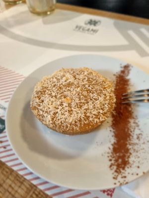 Plum cake with coconut at Vegami in Como