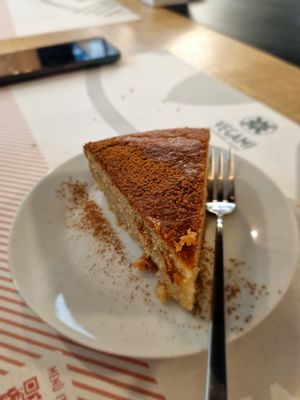 Orange cake at Vegami in Como