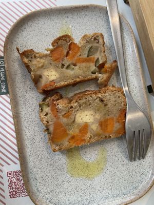 The sweet potato, zucchini and tofu cake was especially good!!   at Vegami in Como