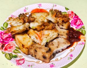 Pumpkin cake, yam cake, veggie fritter at He Hua Vegetarian 荷花素食 in Central Singapore