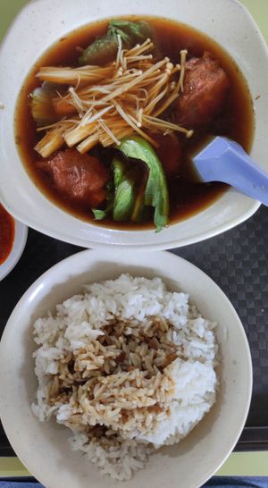 Bah Kut Teh Soup with Rice at He Hua Vegetarian 荷花素食 in Central Singapore