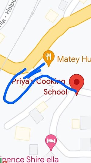 Follow the blue line from the main road up the hill go get to the place  at Priya's Cooking School in Ella